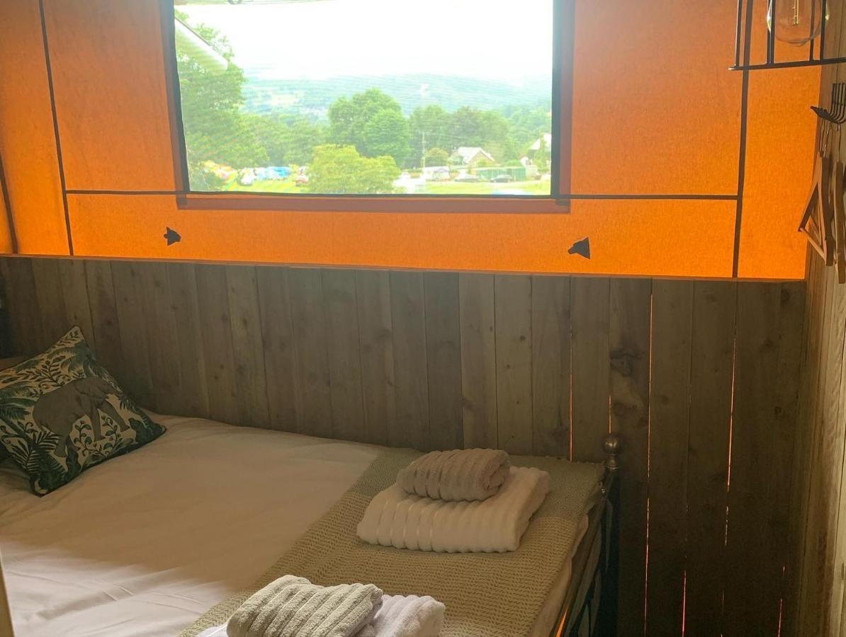 Mountain View Safari Tent With Hot Tub In The Heart Of Snowdonia Dolgellau Zewnętrze zdjęcie